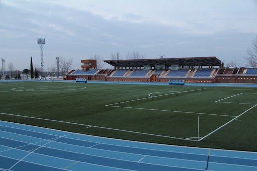 Estadio Navalcarbón.