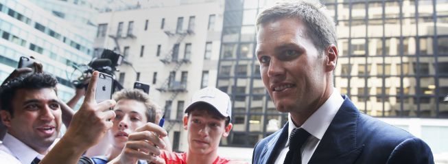 Tom Brady niega el escándalo Deflategate ante Goodell
