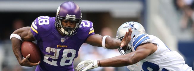 Corre Adrian Peterson contra la historia