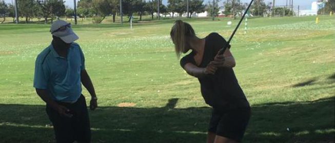 Sharapova dio su primera clase de golf: 