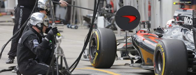 Boullier teme que el déficit de McLaren pueda afectar a 2016