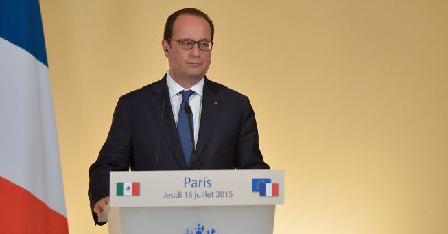 Hollande lamenta la muerte de una 