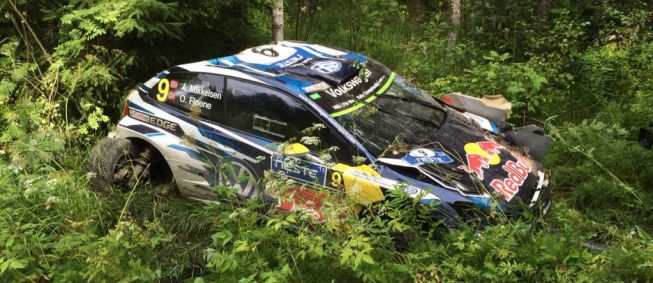 Brutal accidente de Andreas Mikkelsen en Finlandia