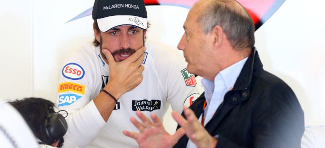 Ron Dennis: “Alonso está frustrado por la falta de test”