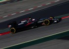 Hamilton domina y McLaren solventa sus problemas