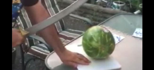 How NOT to cut a watermelon ever. Alí shows you.