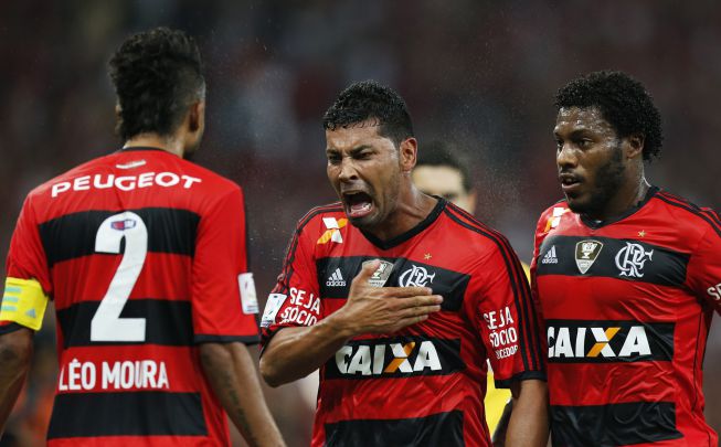 Corinthians and Flamengo leave FIFA and will sign with PES.