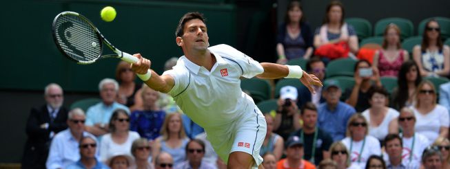 El resto de Djokovic gobierna la pista central de Wimbledon