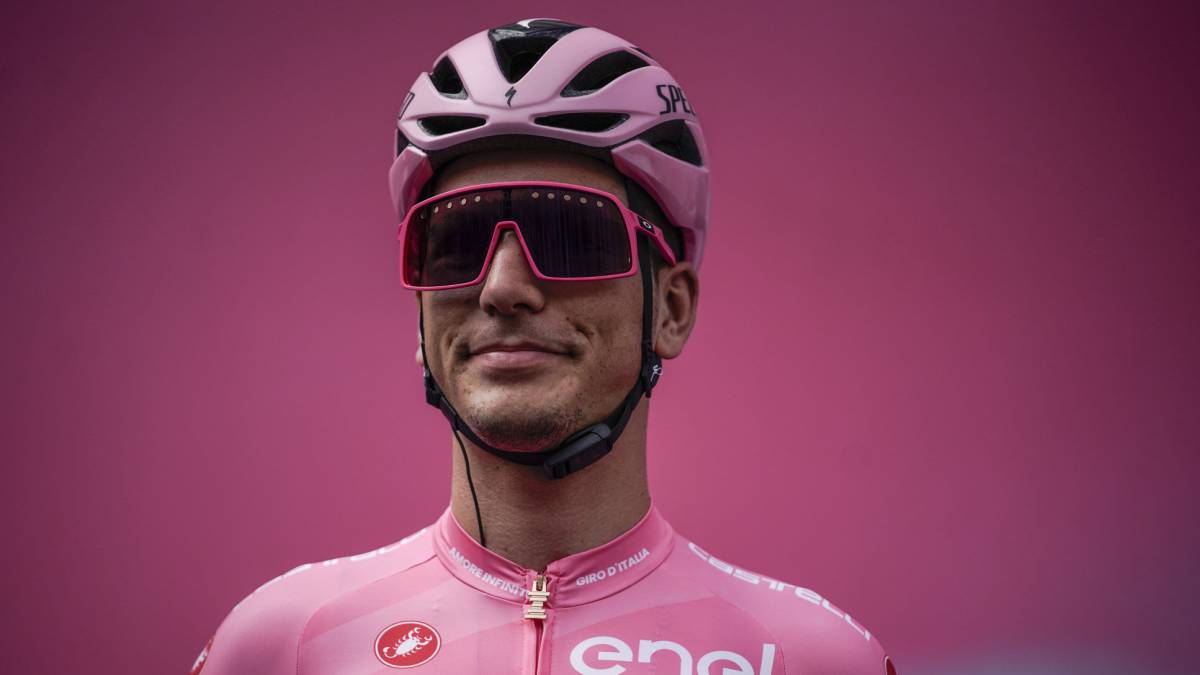 Who Is Joao Almeida The Portuguese Who Leads The Giro