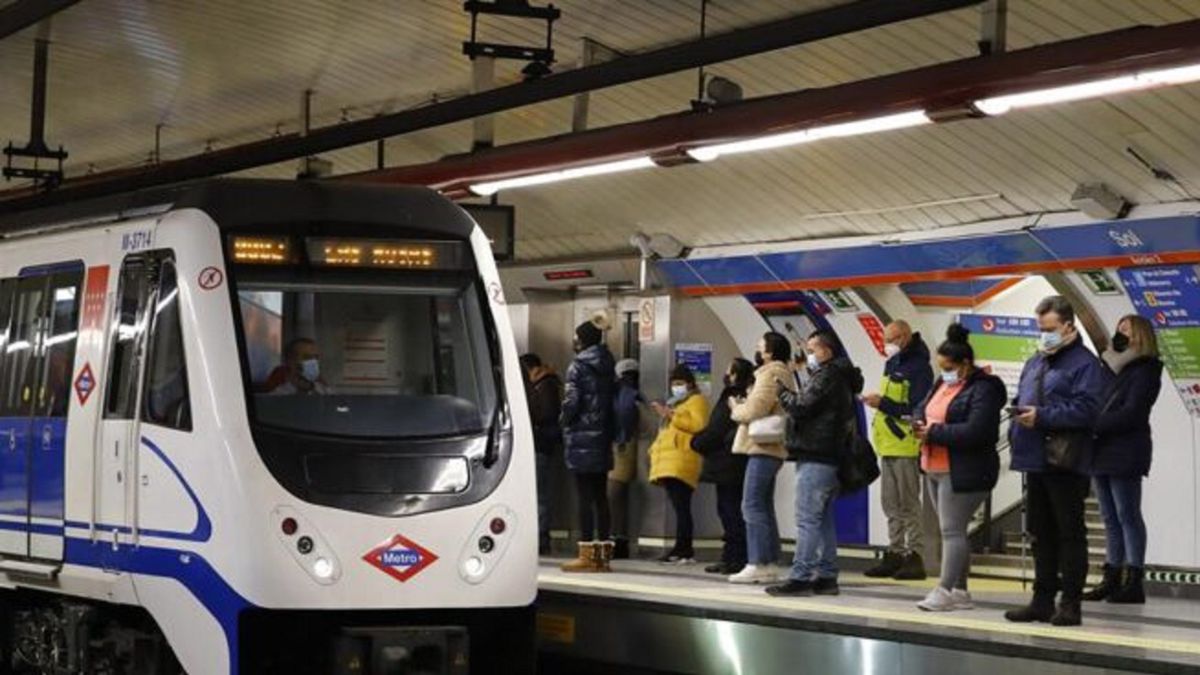 El abono transporte de Madrid ya se puede cargar con el móvil