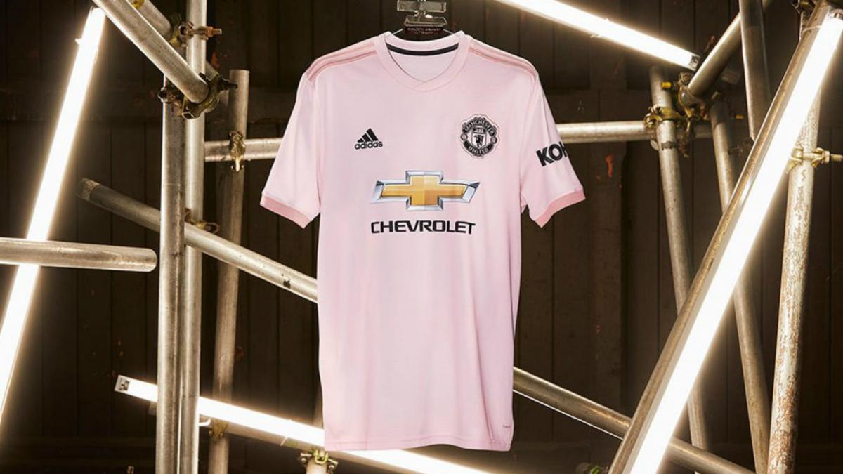 United to wear pink away kit in tribute to Manchester paper