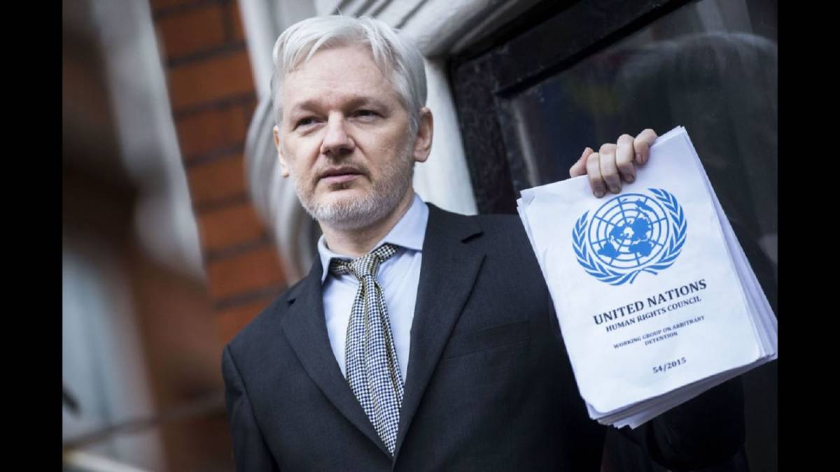 Julian Assange la lía al confundir un tuit de 'El Mundo 
