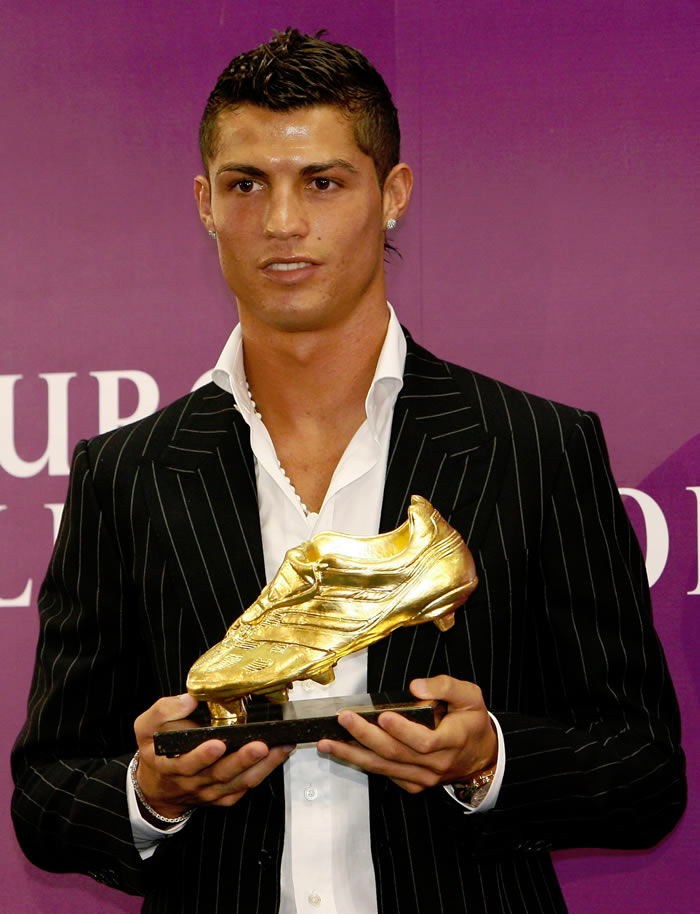 Cristiano recibe el próximo la Bota de Oro 2011 -