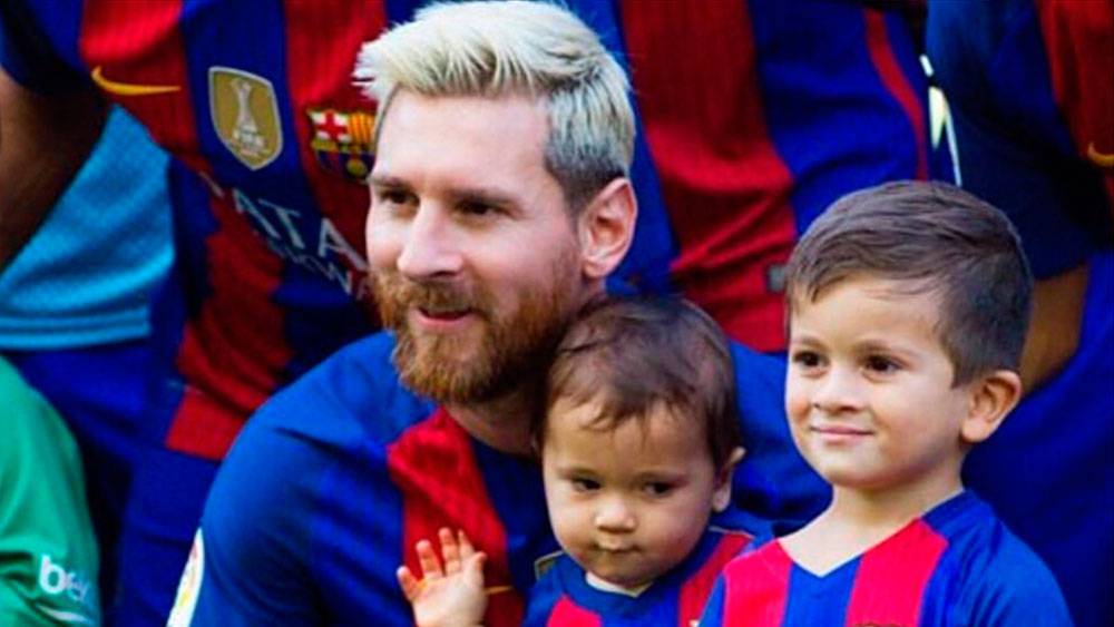 Barcelona | Messi's son, Thiago, signs up for FC Barcelona School - AS.com