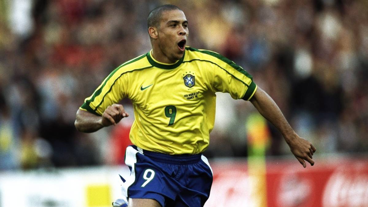 international-football-the-21-greatest-strikers-in-the-history-of