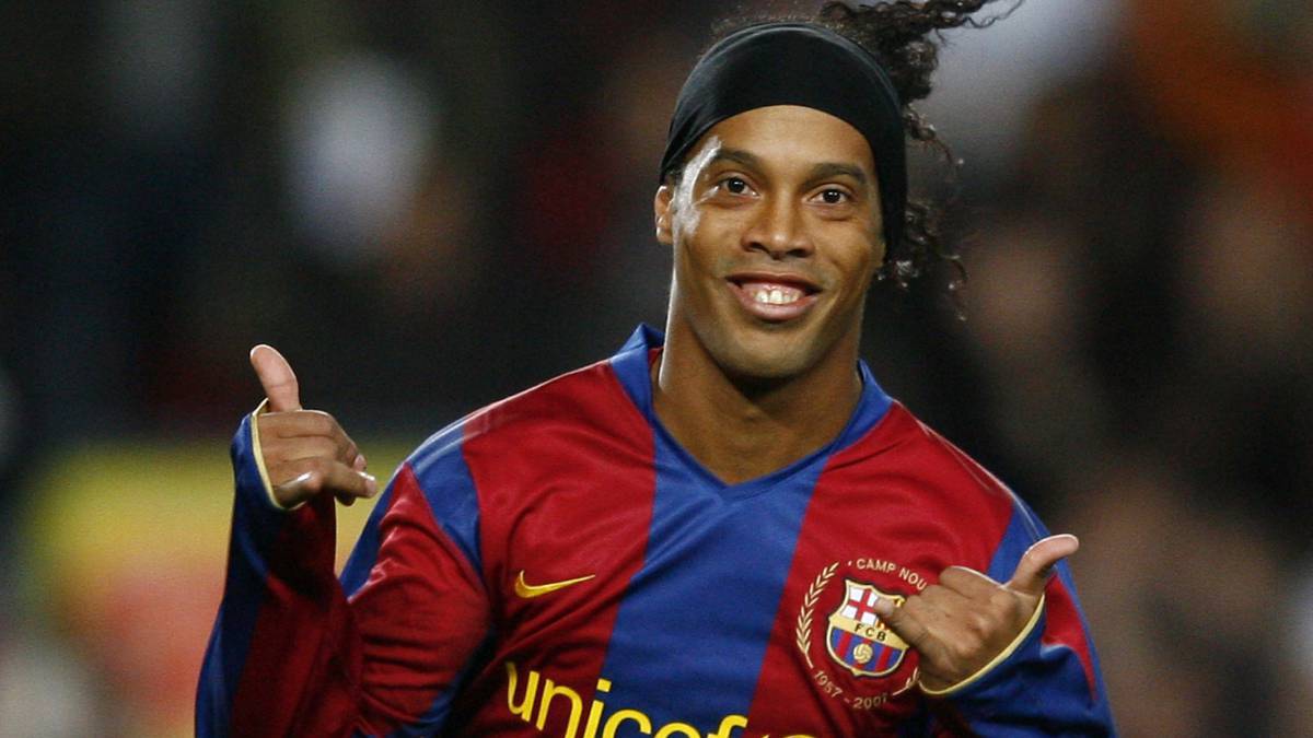Ronaldinho returns to Barcelona on 10-year ambassador deal ...