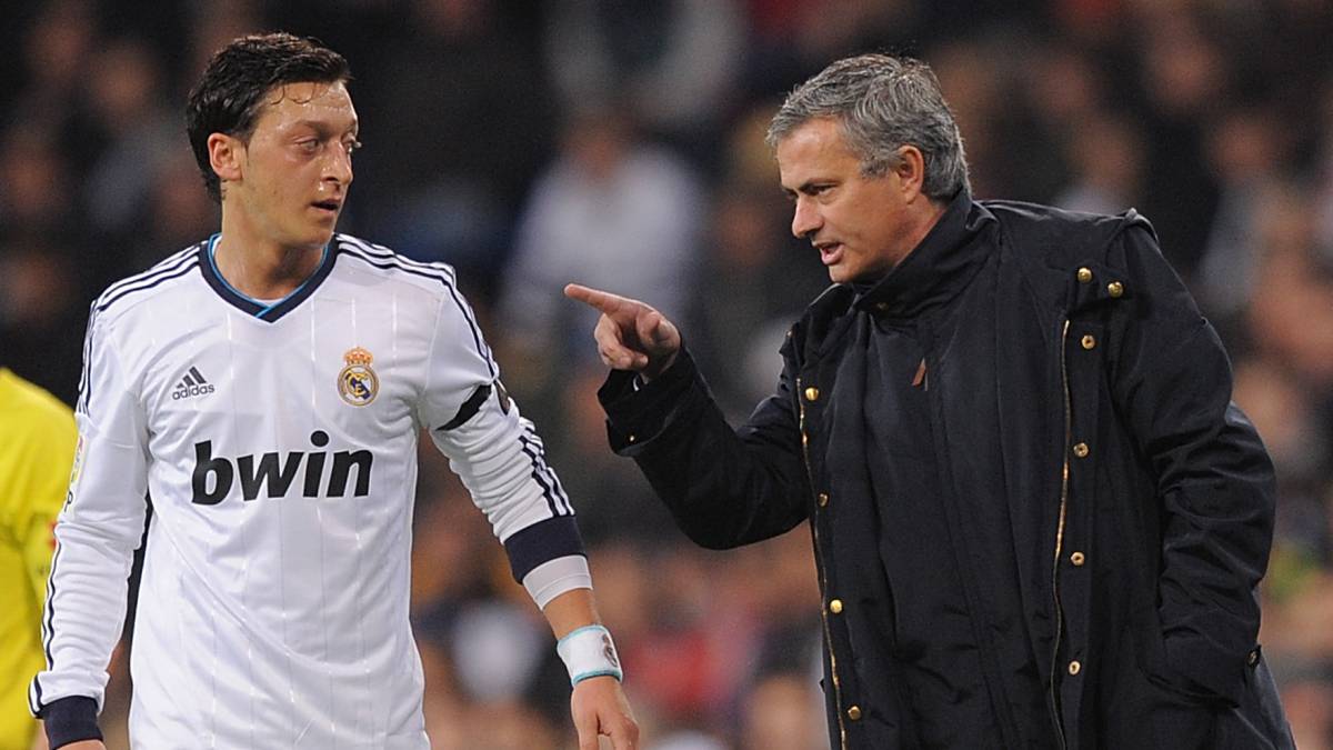 A la luz la guerra Özil-Mourinho: "Eres un crío, no te 