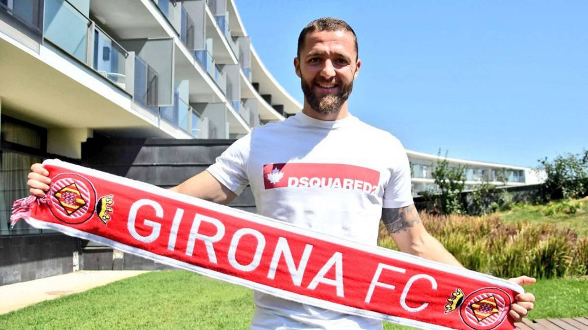 El Girona busca hacer cumbre frente a una Real imponente 