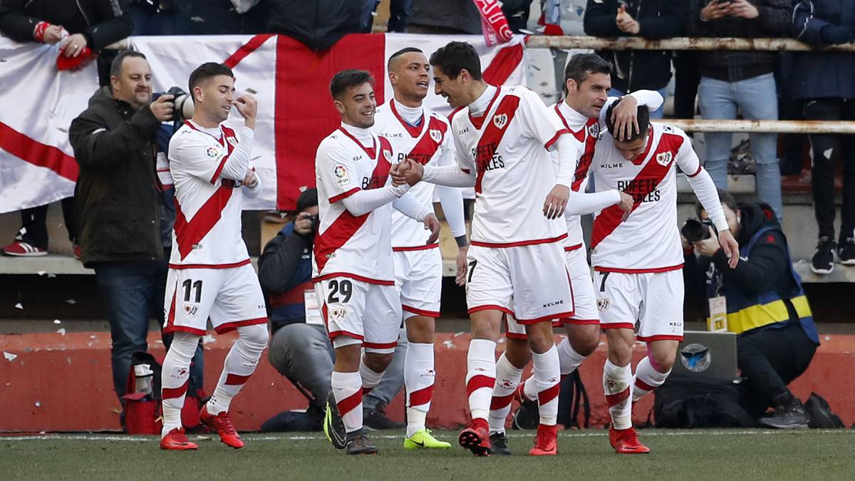 El Rayo derrota claramente al Huesca y aprieta la parte alta de la clasificación. El Rayo derrota claramente al Huesca y aprieta la parte alta de la clasificación.
