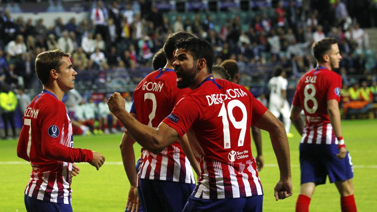 Diego Costa celebra el primer gol del Atlético de Madrid en la Supercopa.