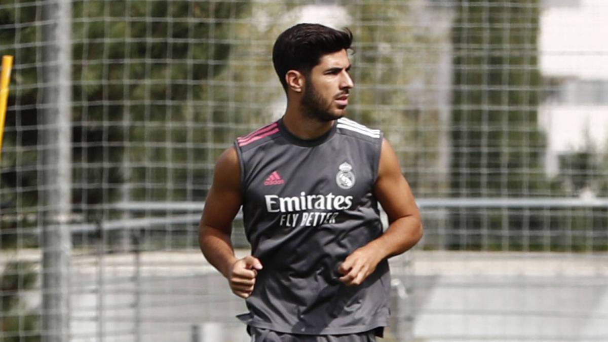 Asensio-is-already-on-the-grass