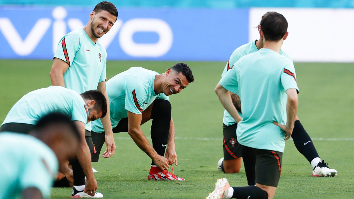Portugal-plays-at-home Portugal-plays-at-home