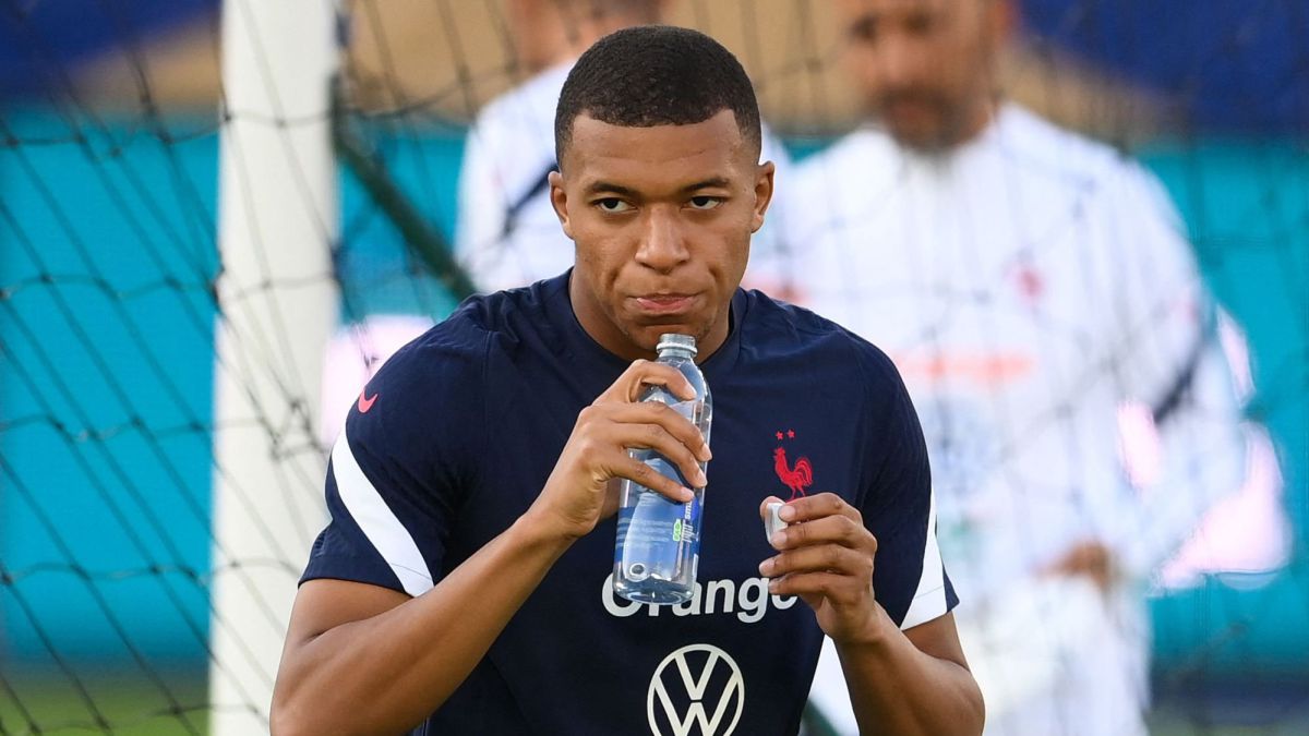 It's-over:-Mbappé-stays-at-PSG-and-Madrid-looks-to-January