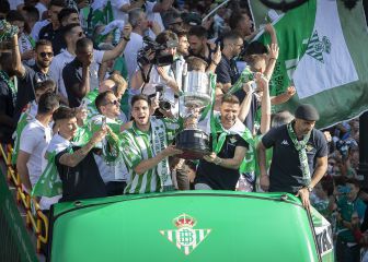 The celebration of Betis through the streets of Seville