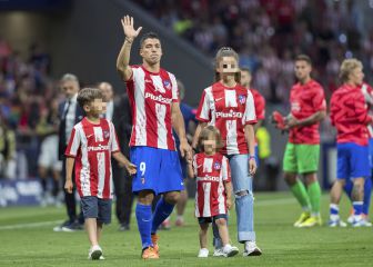 The rojiblancas farewells and the match against Sevilla, in pictures