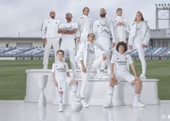 Presented the new Real Madrid shirt for 2022-23