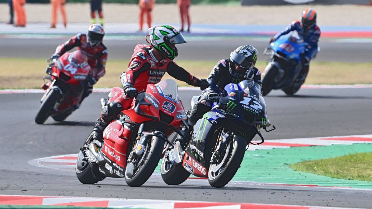 Maverick-Mir-and-Pol-sign-the-Spanish-triplet-in-Misano Maverick-Mir-and-Pol-sign-the-Spanish-triplet-in-Misano