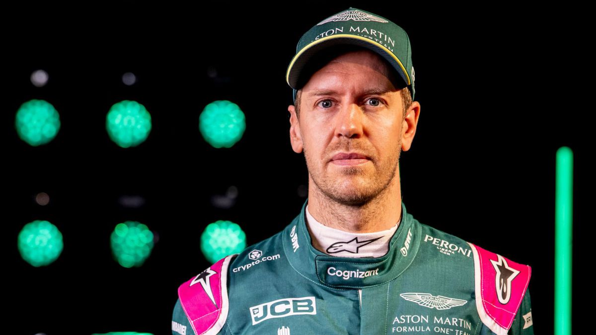 Vettel-answers-his-critics-and-throws-a-hint-at-Ferrari Vettel-answers-his-critics-and-throws-a-hint-at-Ferrari