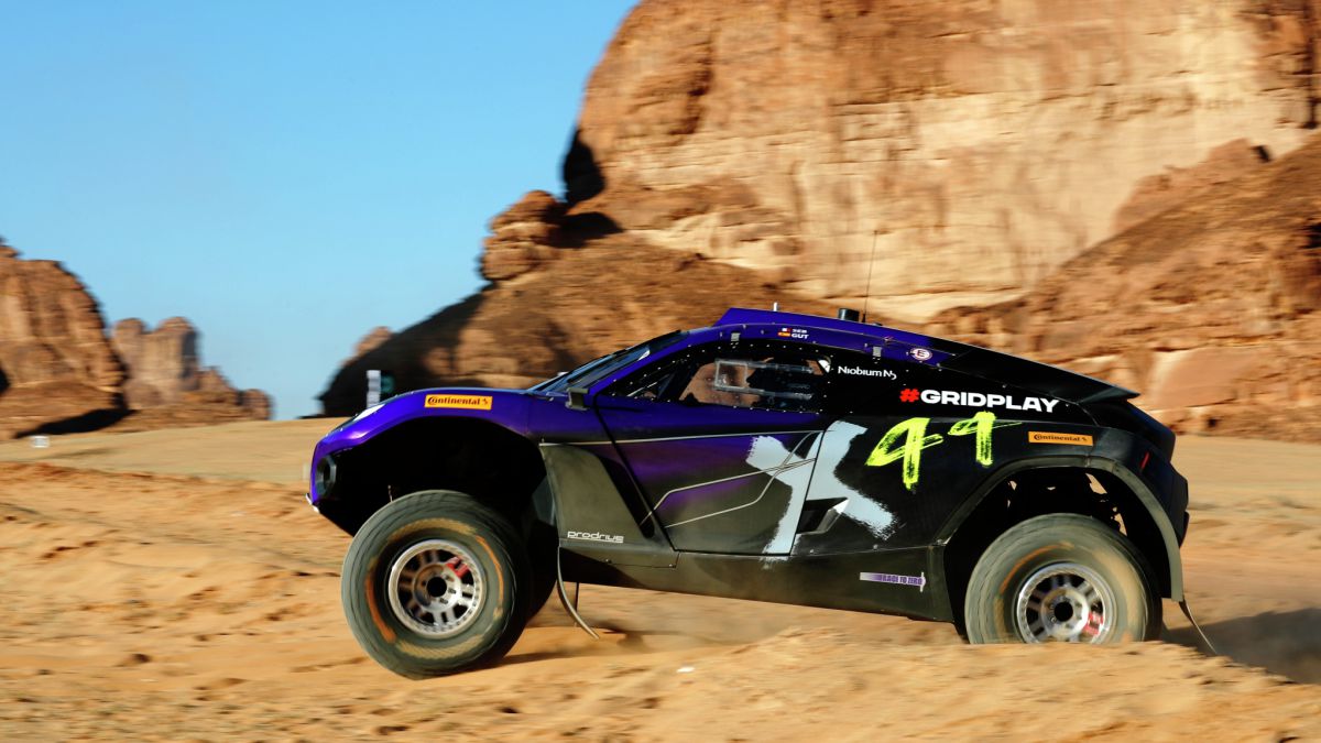 Cristina-and-Loeb-lead-the-first-day-ahead-of-Laia-and-Sainz Cristina-and-Loeb-lead-the-first-day-ahead-of-Laia-and-Sainz