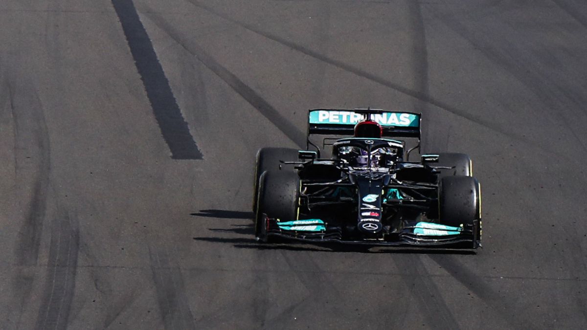 Mercedes-admits-her-mistake-of-leaving-Hamilton-alone Mercedes-admits-her-mistake-of-leaving-Hamilton-alone