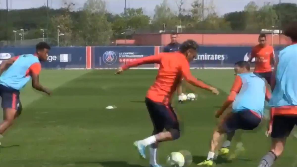 Neymar shows fancy footwork during PSG training - AS.com - 1200 x 675 jpeg 55kB